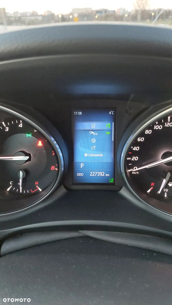 Toyota Avensis 1.8 Premium EU5 MS - 23