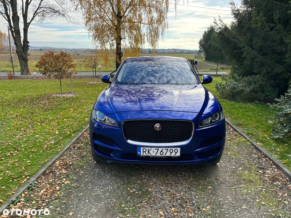 Jaguar F-Pace 2.0 i4P AWD Pure - 3