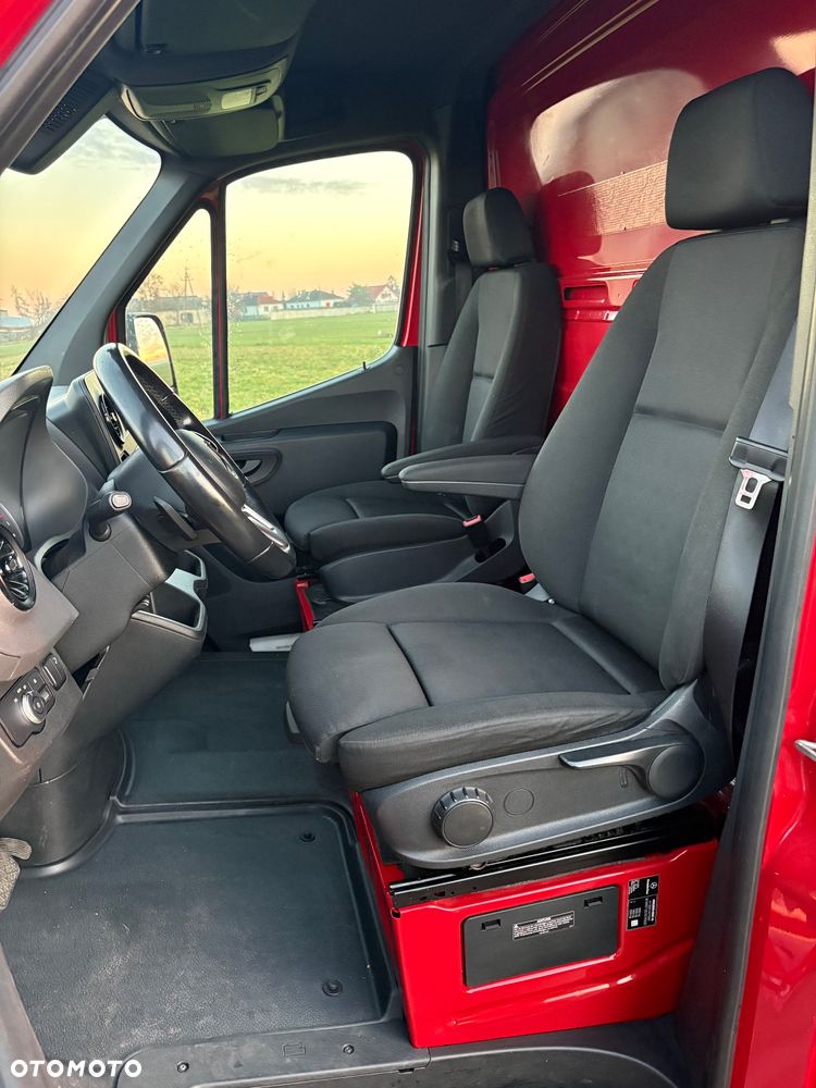 Mercedes-Benz Sprinter - 23