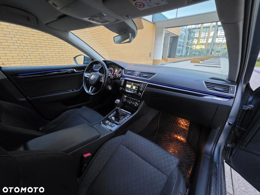Skoda Superb 1.4 TSI ACT Ambition - 11