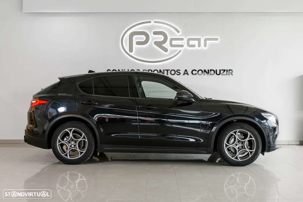 Alfa Romeo Stelvio - 2