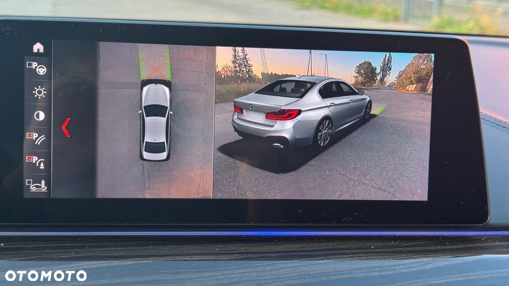 BMW Seria 5 M550i xDrive - 22