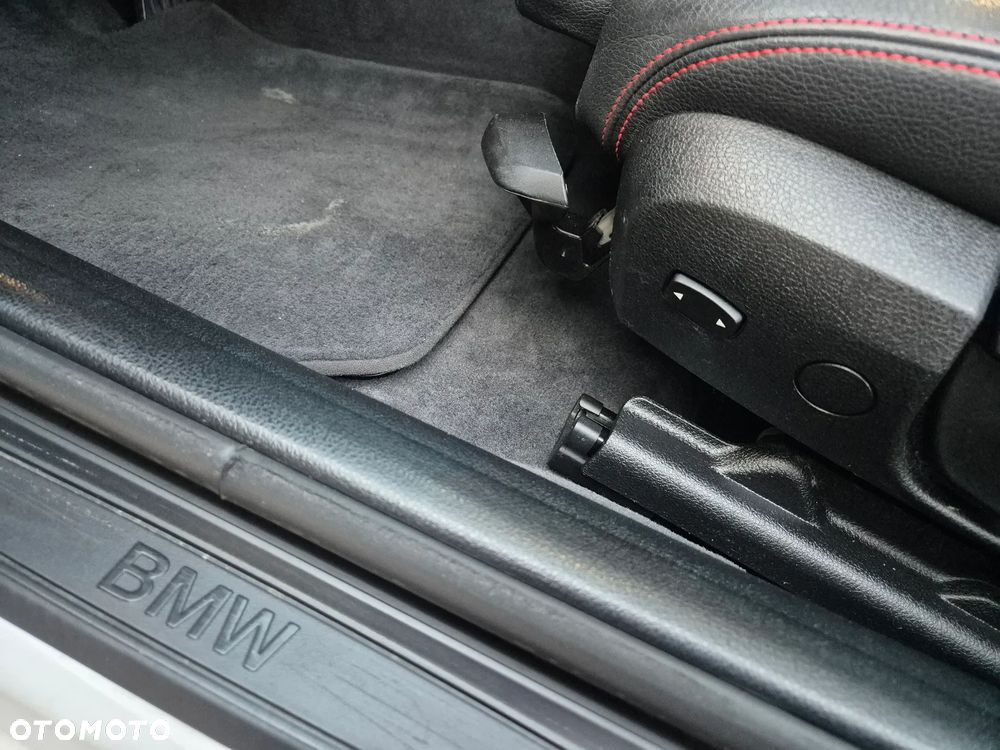 BMW Seria 3 320d Sport Line - 14