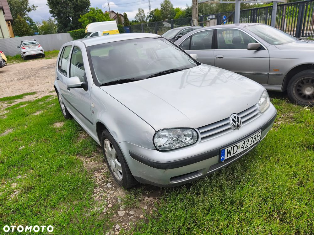Volkswagen Golf 1.6 - 5