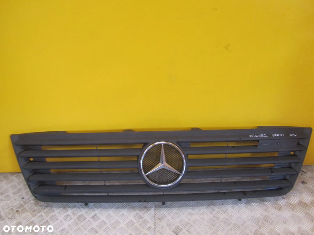 Grill Atrapa Mercedes Vario 1996r- - 1