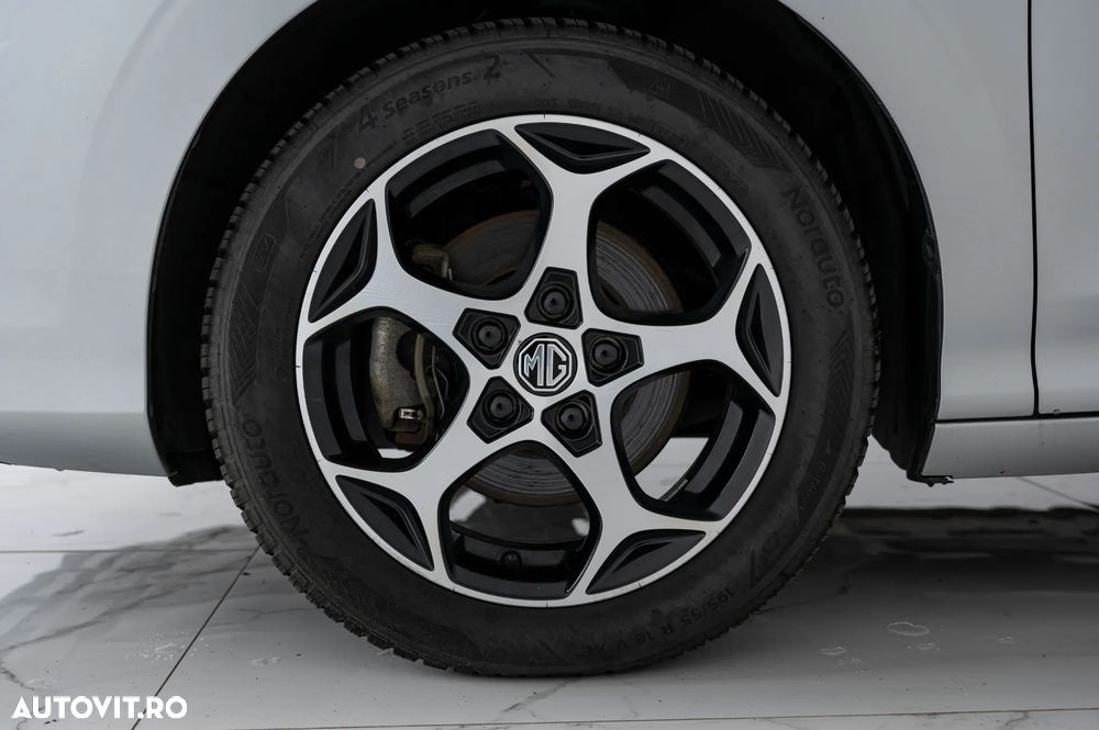 MG MG3 3 Hybrid+ Luxury - 12