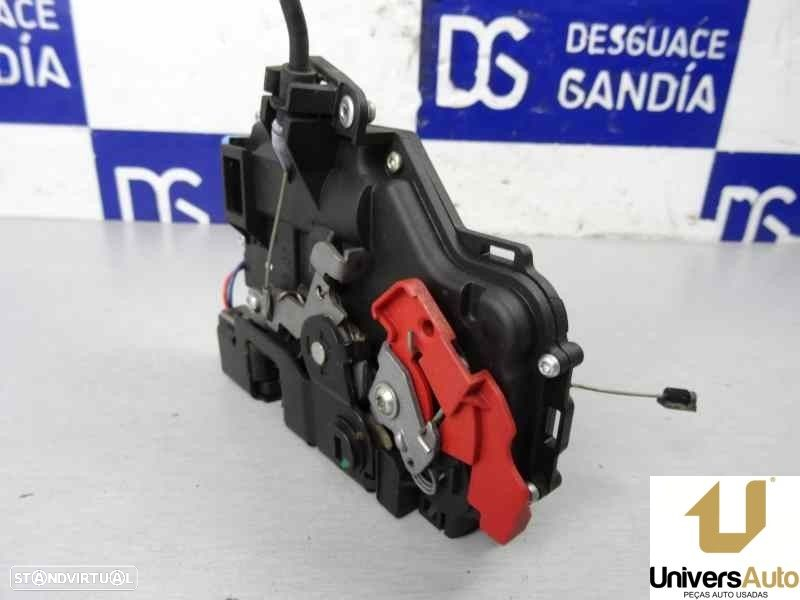 FECHADURA PORTA TRASEIRA DIREITA VOLKSWAGEN TOURAN 2008 -7L0839016D - 2