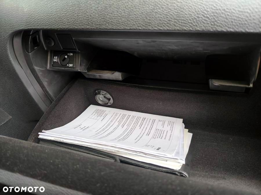 Volkswagen Golf 1.6 TDI DPF Highline - 25