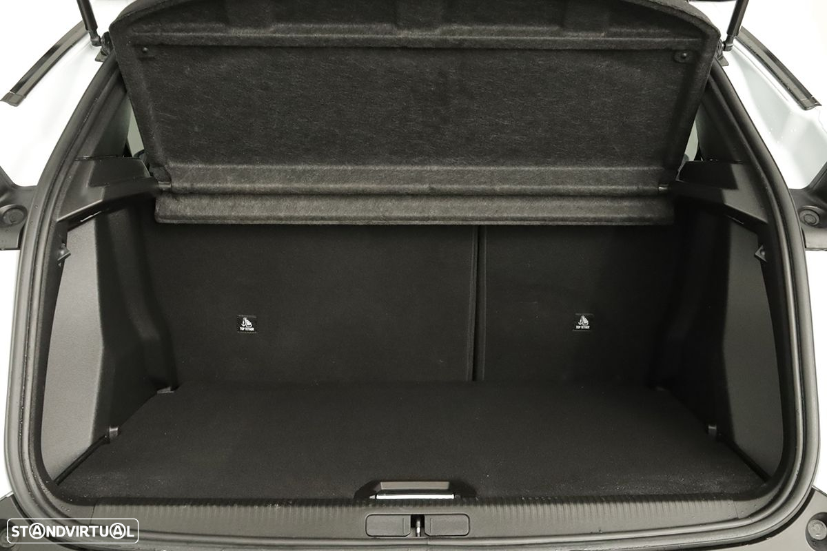 Peugeot 2008 1.2 PureTech Allure EAT8 - 23
