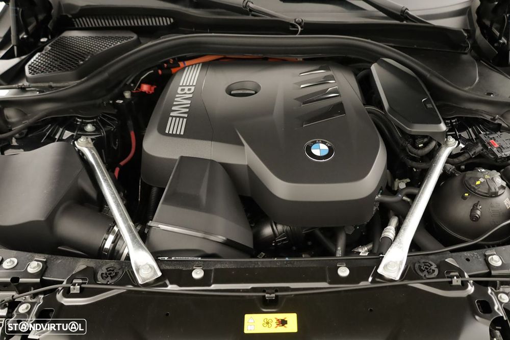 BMW 530 e Pack Desportivo M - 28