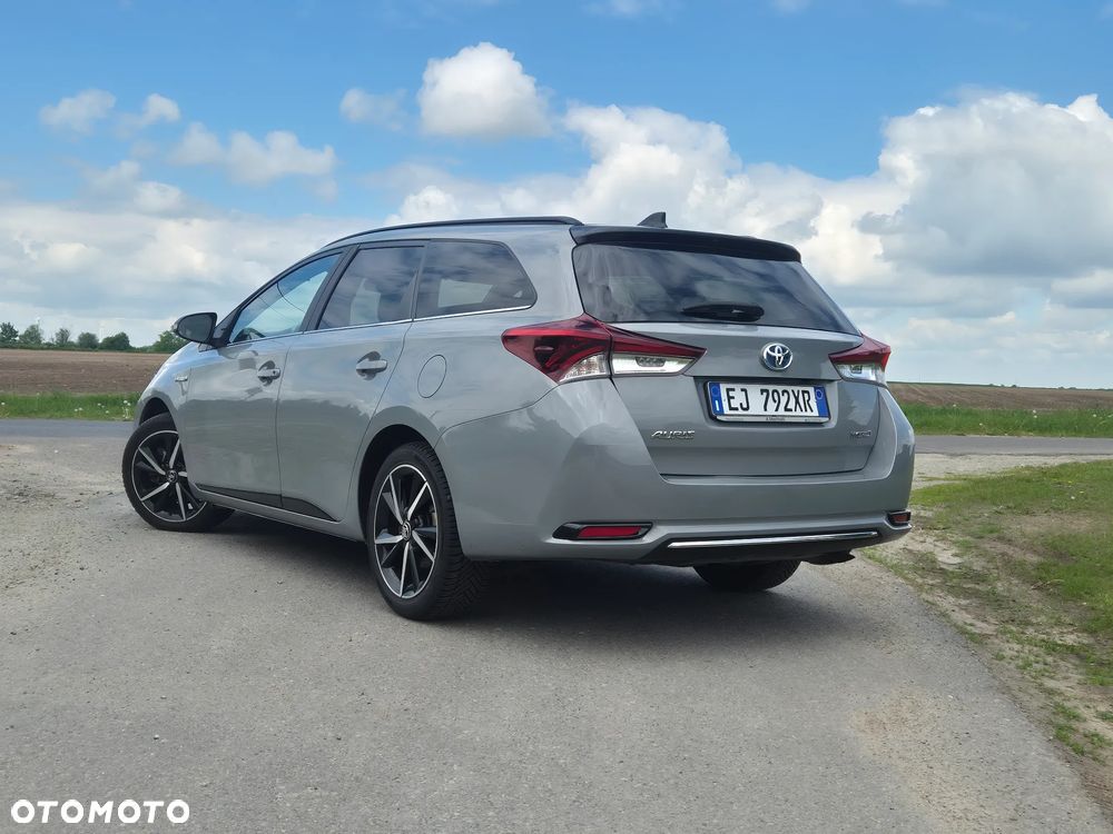 Toyota Auris Hybrid 135 Selection - 7