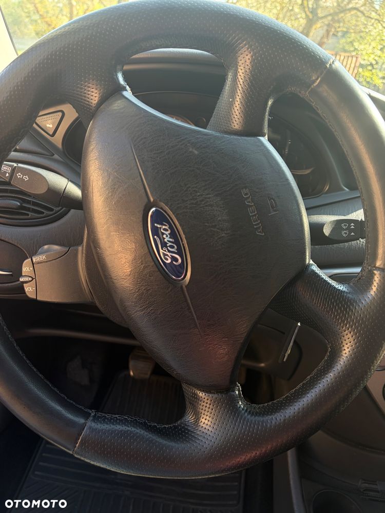Ford Focus 1.8 TDCi Futura - 8