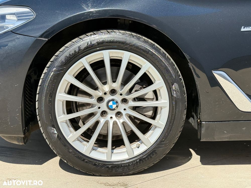 BMW Seria 5 520d Aut. Luxury Line - 29