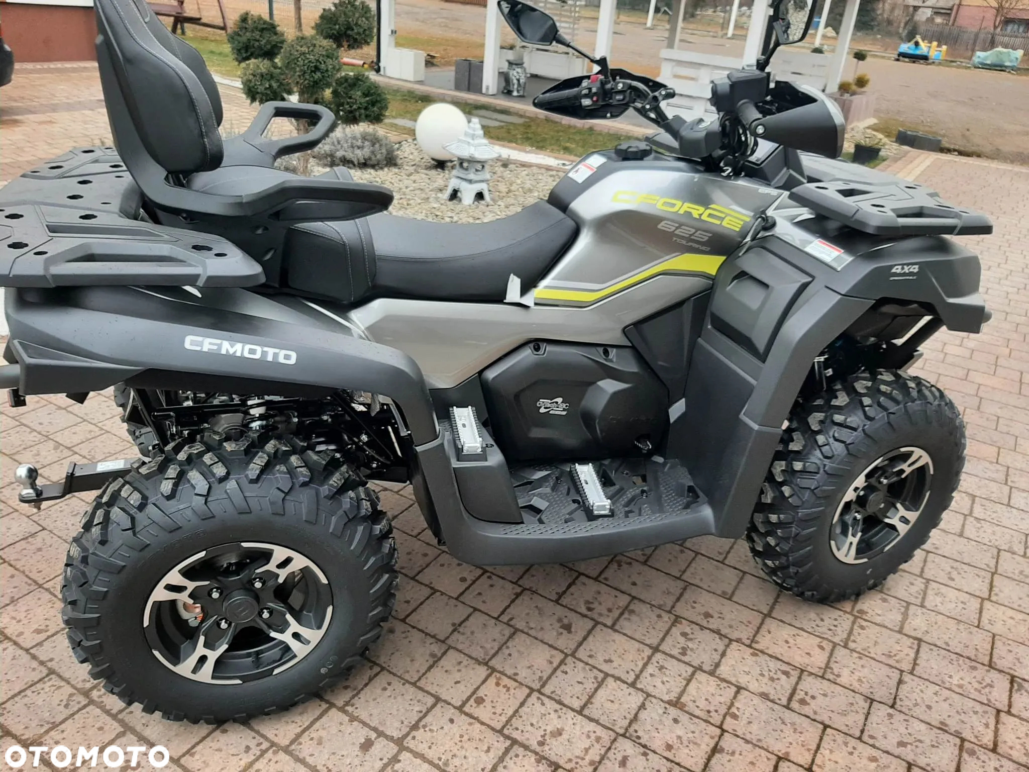 CFMoto CForce - 10