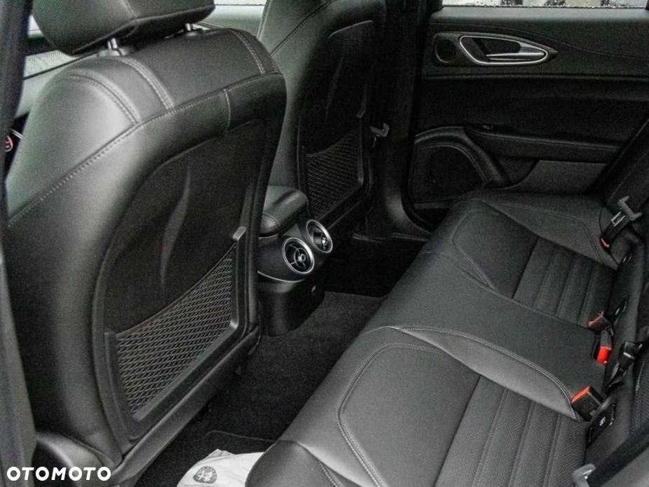 Alfa Romeo Giulia 2.9 Bi Turbo V6 Quadrifoglio - 14