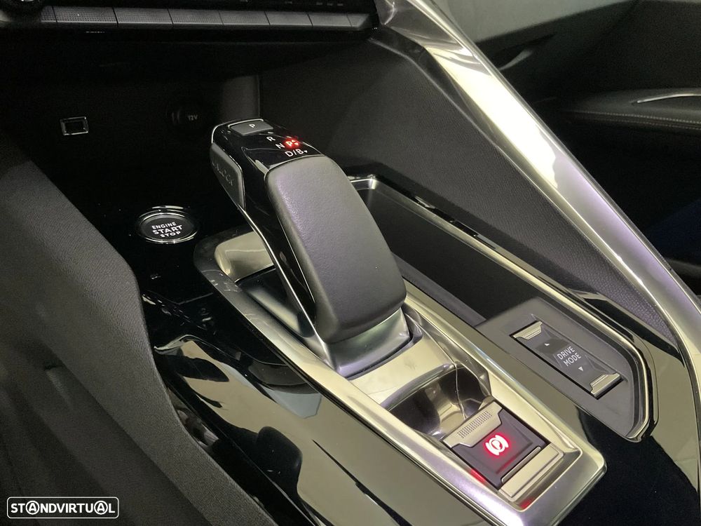 Peugeot 3008 1.6 Hybrid GT Pack e-EAT8 - 26