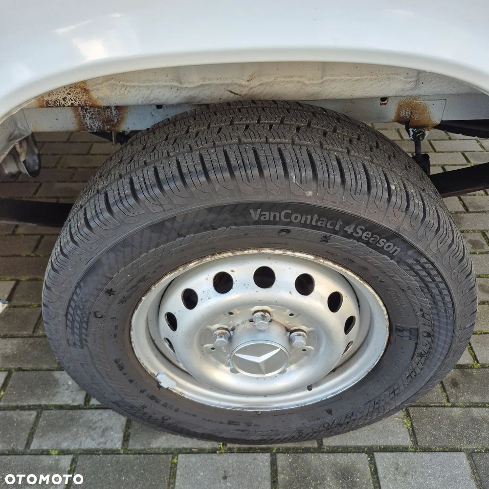 Mercedes-Benz Sprinter - 15