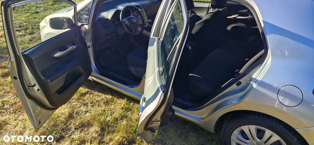 Toyota Auris 1.4 VVT-i Luna - 24