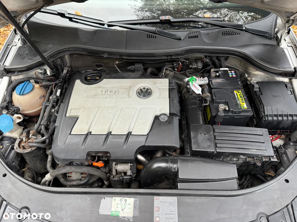 Volkswagen Passat Variant 2.0 TDI DPF R-Line Edition - 33