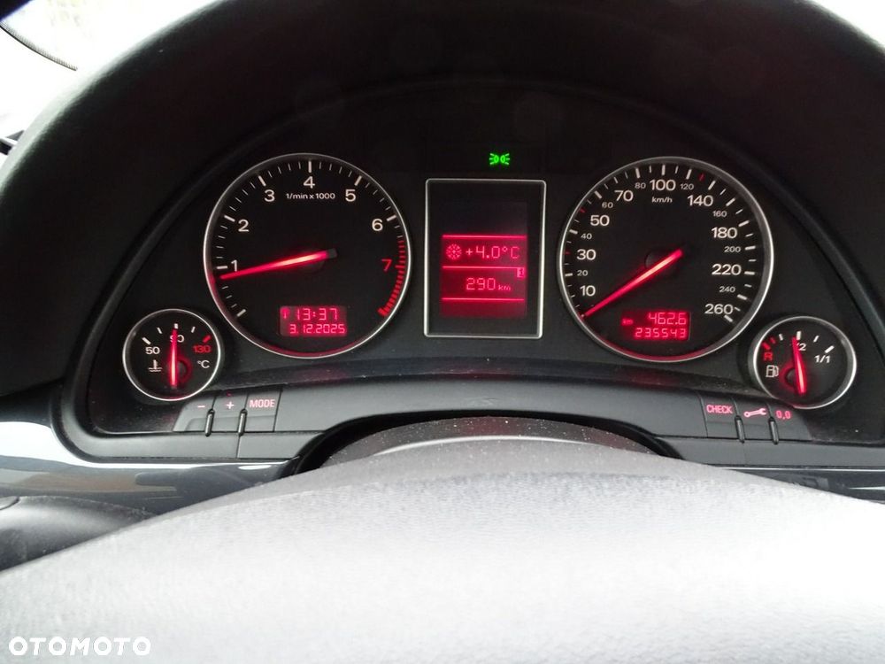 Audi A4 Limousine - 12