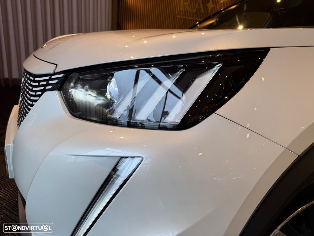 Peugeot e-2008 GT Pack - 11