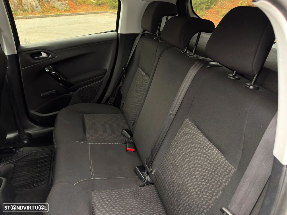 Peugeot 208 1.6 BlueHDi Style - 18