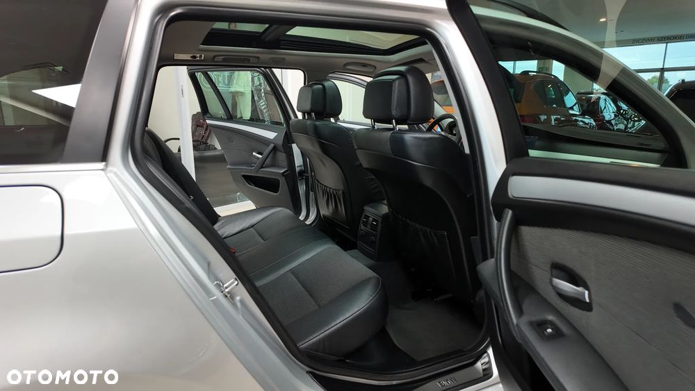 BMW Seria 5 525d xDrive Touring Edition Exclusive - 33