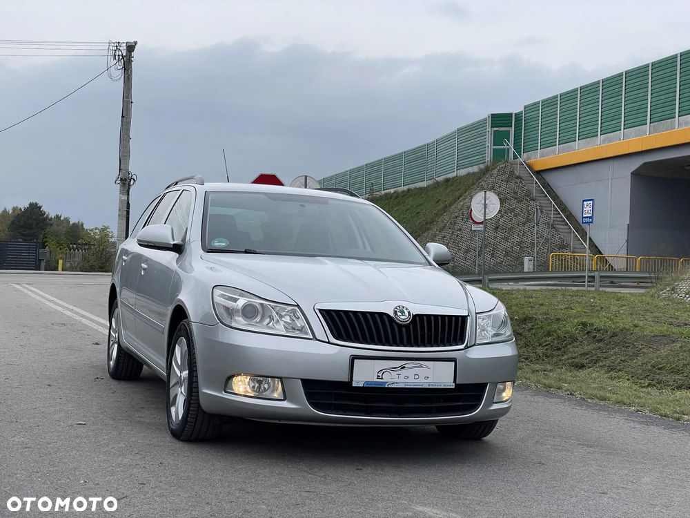 Skoda Octavia 2.0 TDI DPF Family Plus DSG - 2