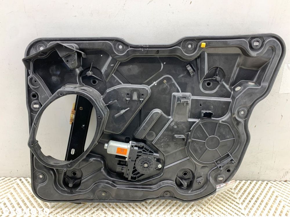 PODNOŚNIK SZYBY PRAWY PRZÓD  JEEP GRAND CHEROKEE IV (WK, WK2) 2010 - 2022 3.0 CRD V6 4x4 184 kW - 1