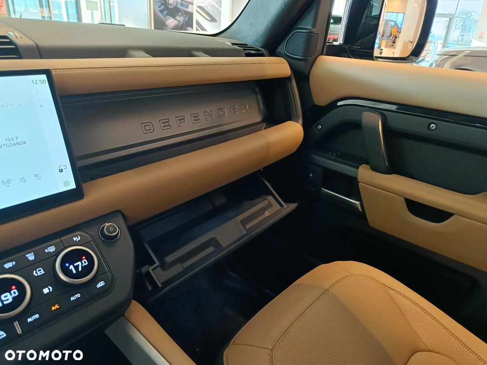 Land Rover Defender 5.0 P500 V8 - 29