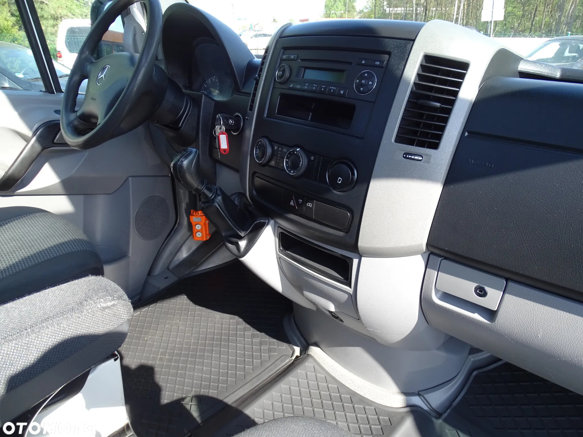 Mercedes-Benz SPRINTER - 25