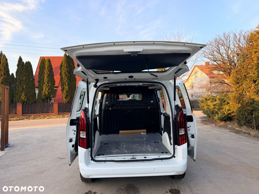 Peugeot Partner  21r 130 HK Niski przebieg 1wł ASO 5 dzwi Euro6.2/ford/opel/citroen - 15