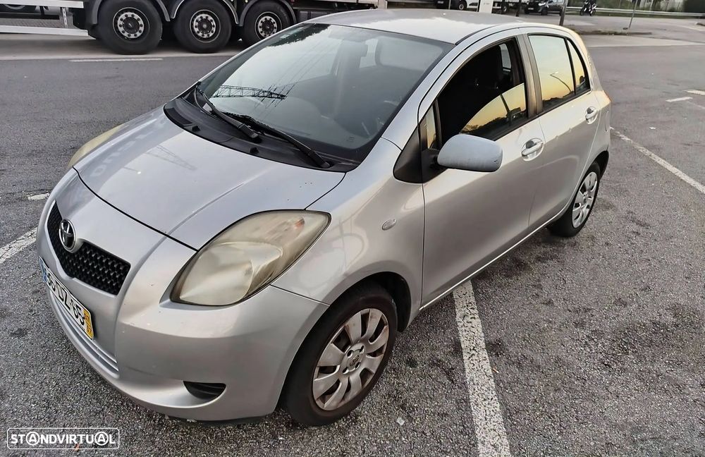 Toyota Yaris 1.0 VVT-i AC - 3