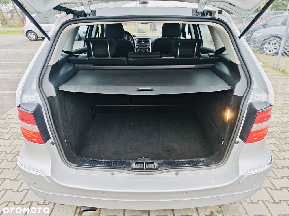 Mercedes-Benz Klasa B 180 BlueEFFICIENCY SPORT EDITION - 29