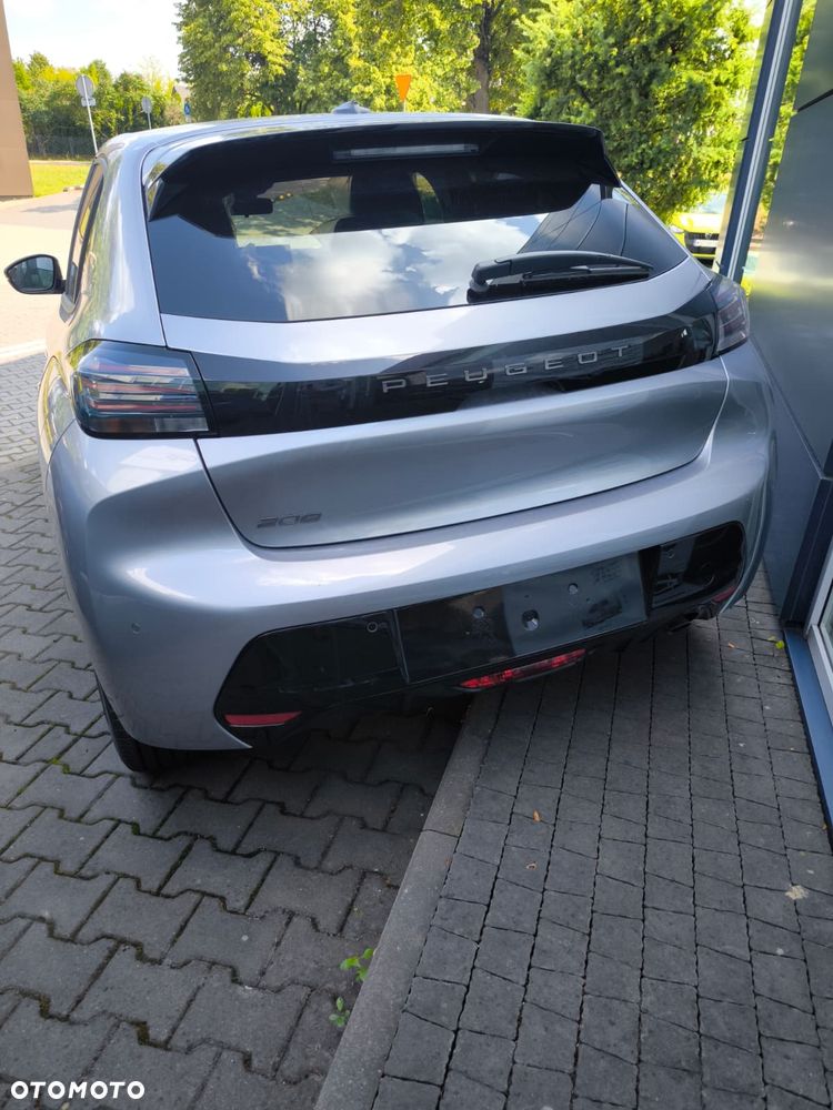 Peugeot 208 - 3