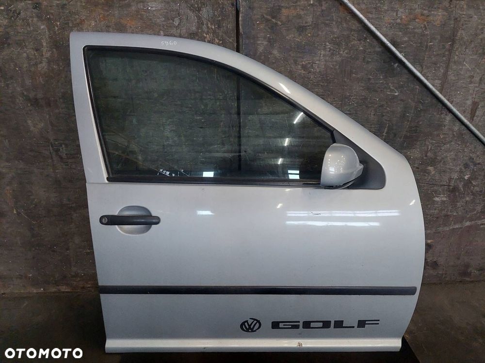 DRZWI KOMPLETNE PRAWY PRZÓD VOLKSWAGEN GOLF IV LB7Z - 1