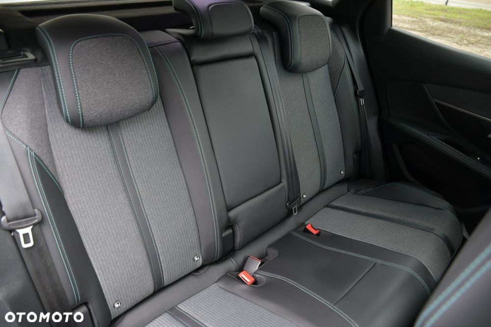 Peugeot 3008 1.6 PureTech Hybrid PHEV Allure Pack S&S EAT8 - 13