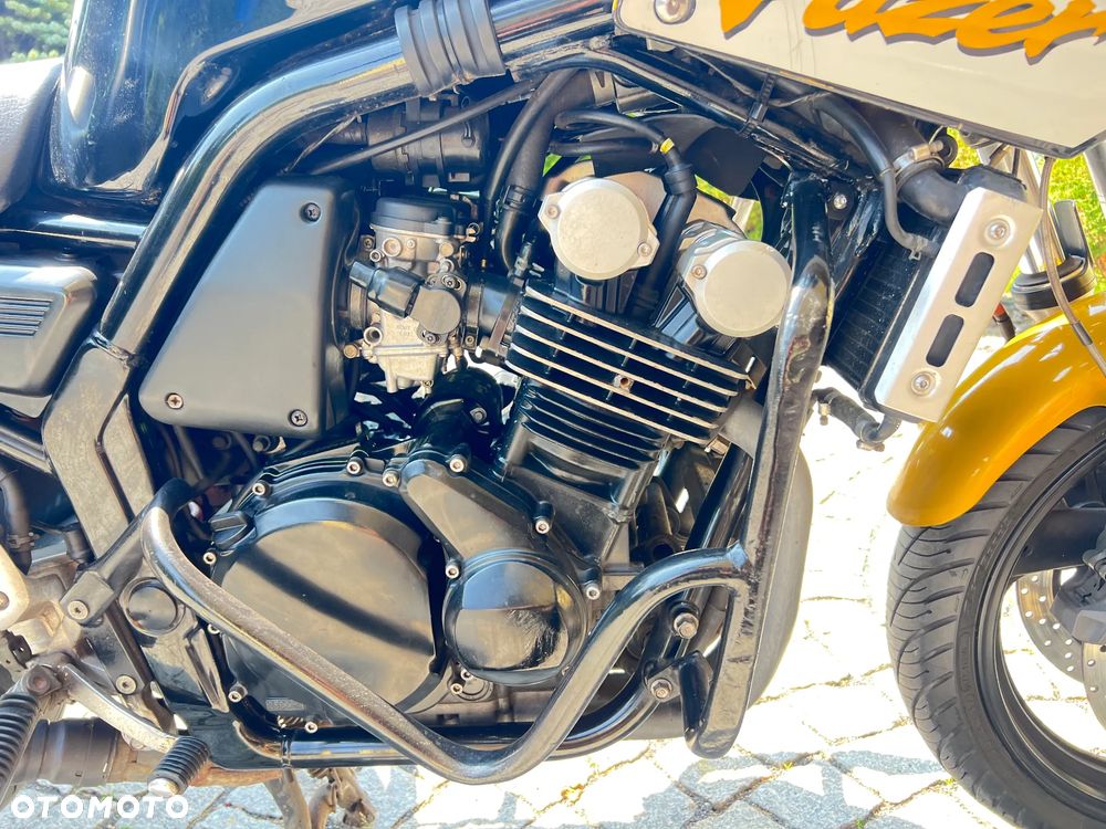 Yamaha FZS - 12