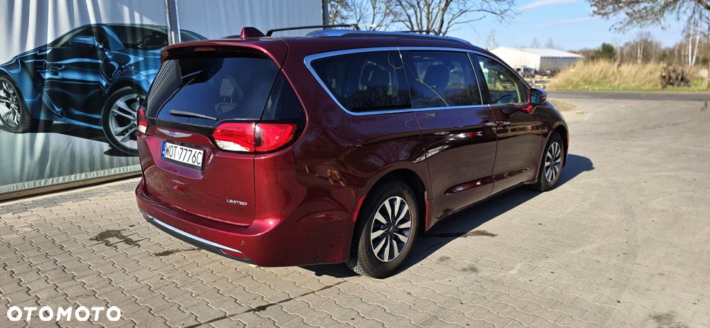 Chrysler Pacifica - 4