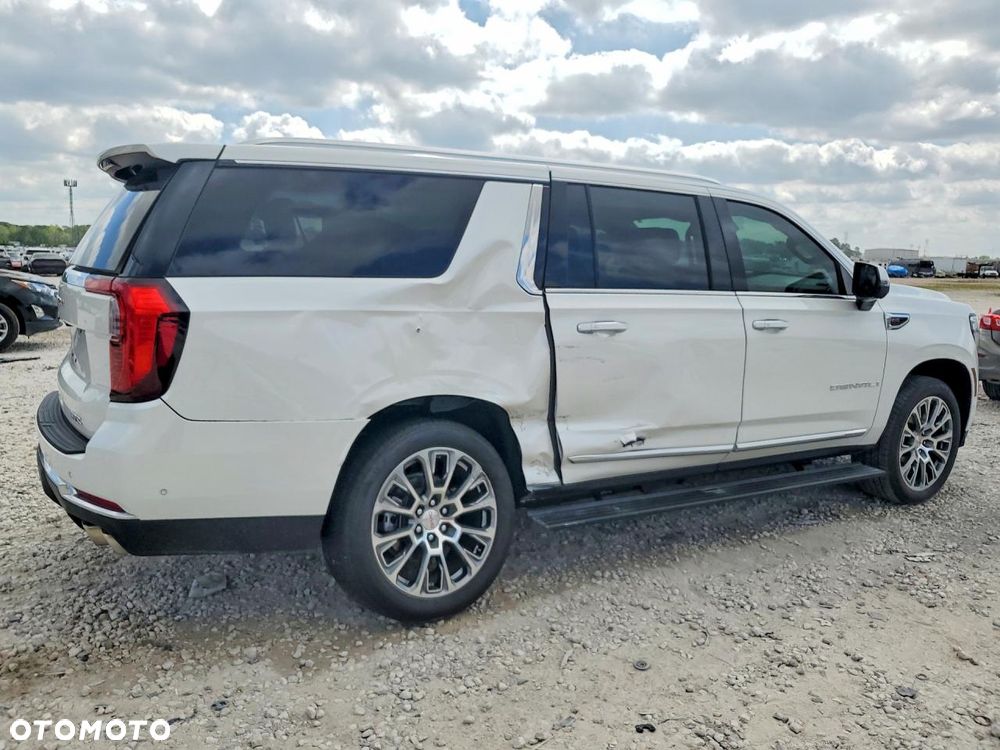 GMC Yukon - 4