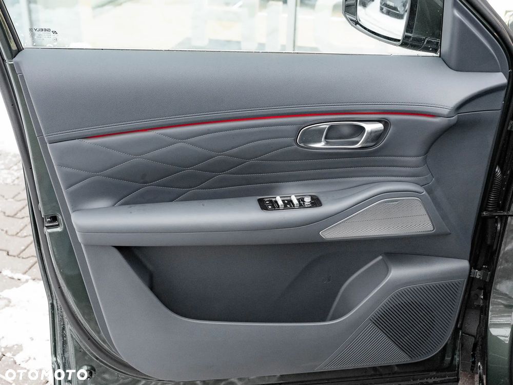 Geely Starray EM-i 1.5 PHEV Max - 12