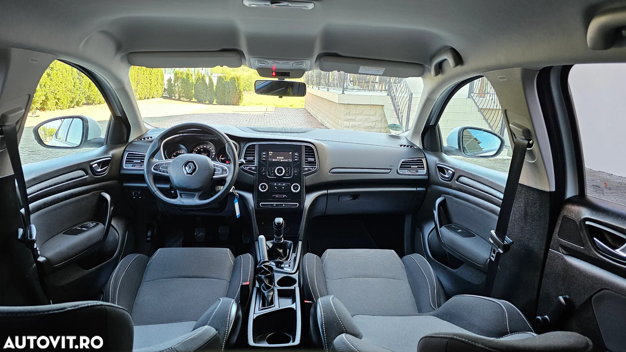 Renault Megane ENERGY TCe 130 BUSINESS - 10