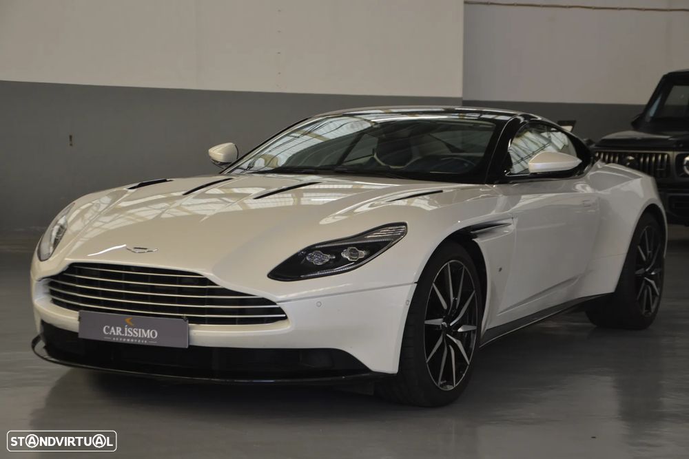 Aston Martin DB11 Coupé V12 Auto - 4