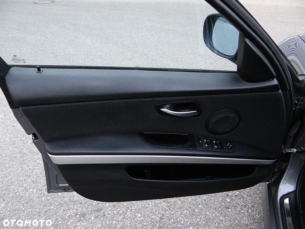 BMW Seria 3 318d DPF Edition Lifestyle - 25
