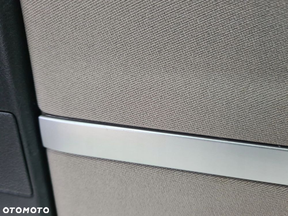 VW T5 MULTIVAN tapicerka drzwi przesuwnych LEWA 7H5867027 - 3