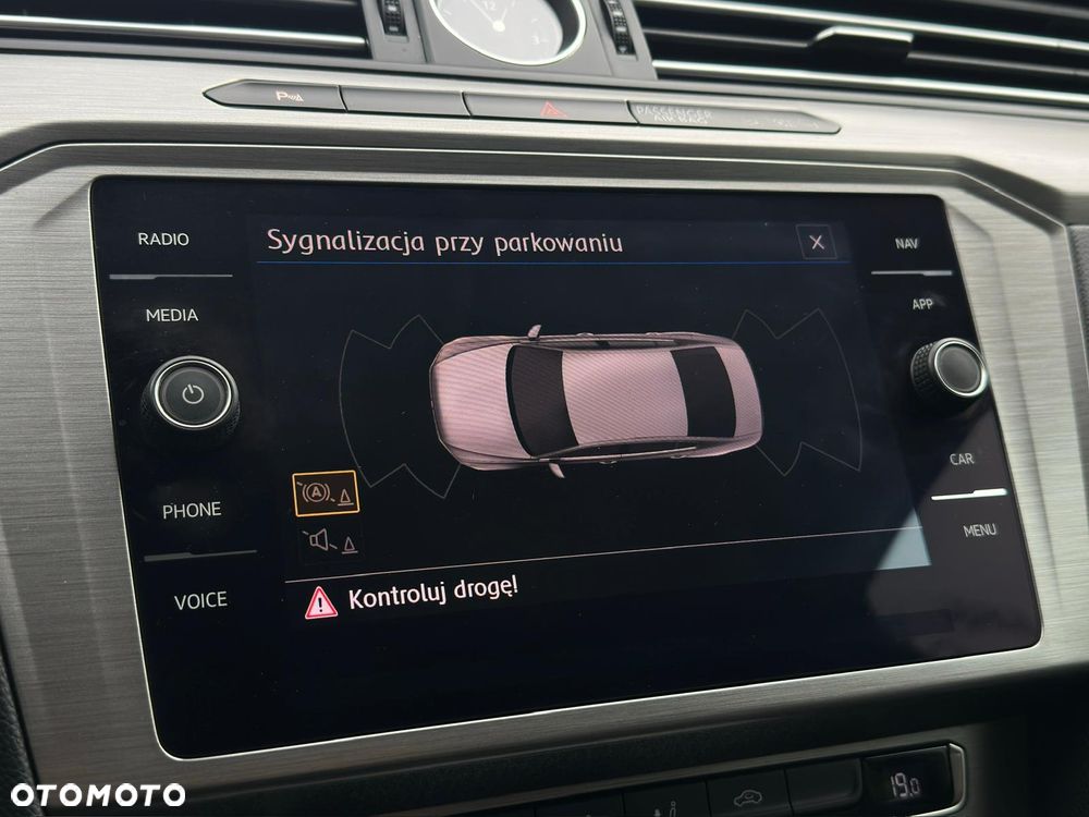 Volkswagen Passat 1.4 TSI BMT Trendline - 17