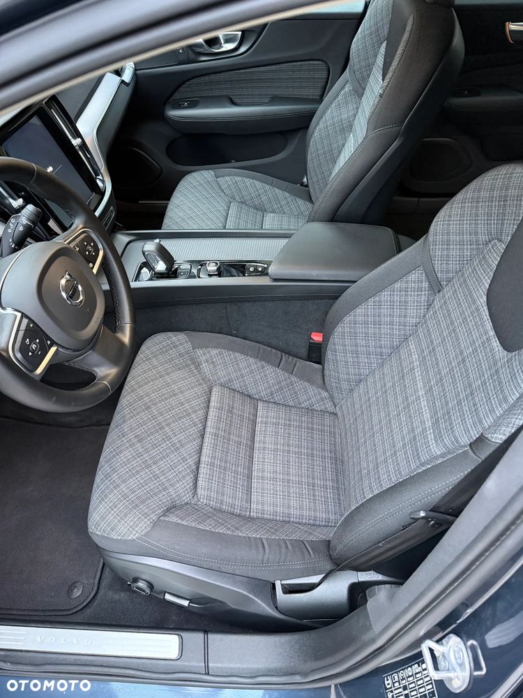 Volvo V60 B4 B DKG Momentum Pro - 12