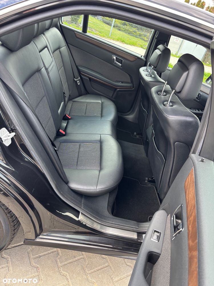 Mercedes-Benz Klasa E 220 CDI 7G-TRONIC Avantgarde - 21