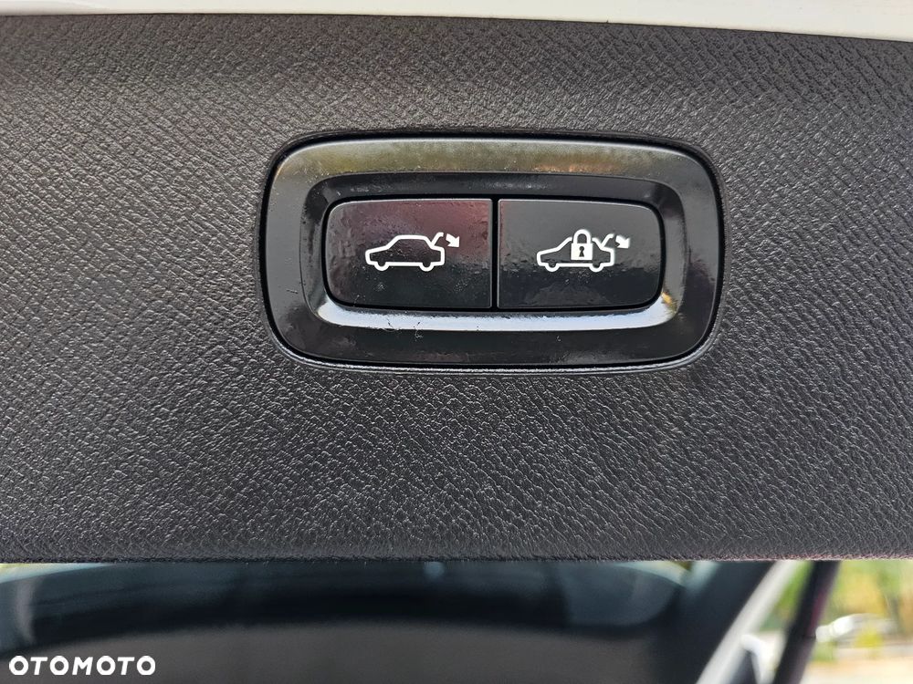Volvo XC 90 - 25