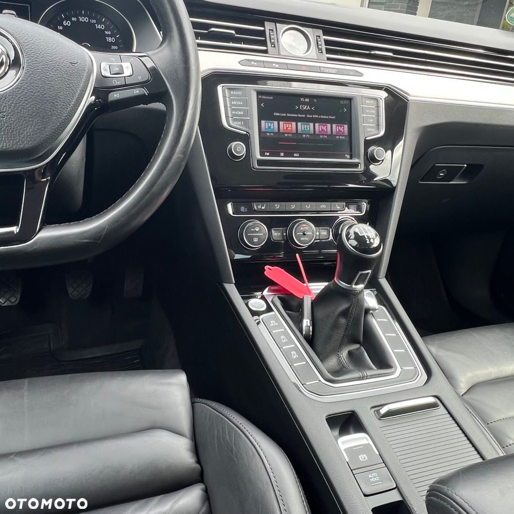 Volkswagen Passat 2.0 TDI BMT Highline - 32